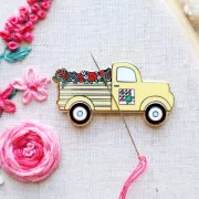 美國 Flamingo Toes | 磁力安針貼 Needle Minder | Spring Flower Vintage Truck