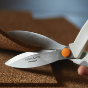 Fiskars | PowerCut Softgrip 重型剪刀 - 23cm